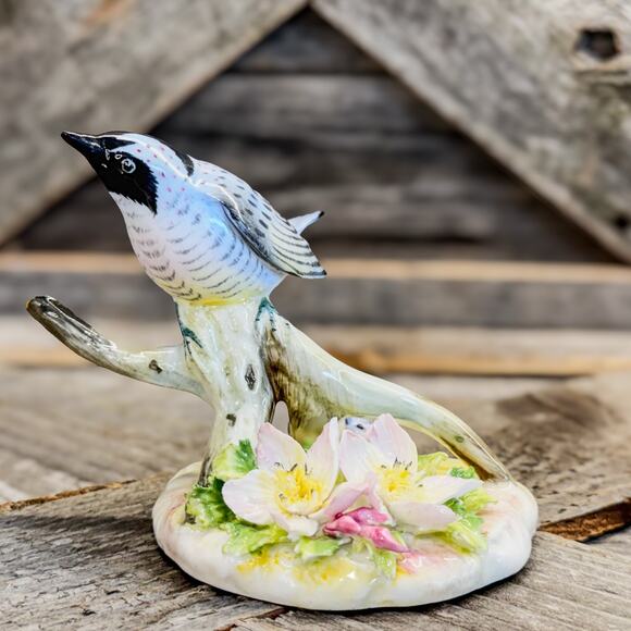 Royal Adderley Floral, Bone China Figurine of Myrtle Warbler & Ornate Flowers - Picture 1 of 10